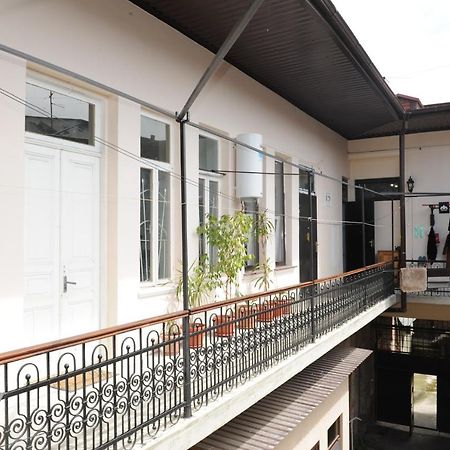 Apartment On Prospekt Mira 71 Suhumi Exterior foto