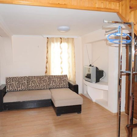 Apartment On Prospekt Mira 71 Suhumi Exterior foto